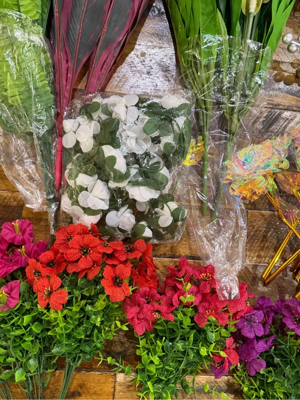 Lg Crafters BUNDLE Assorted Artificial Flowers foliage Holiday Showers Weddings
